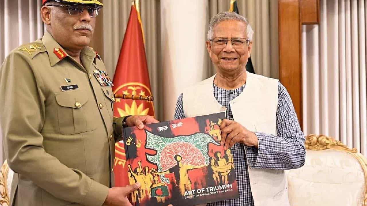 Art of triumph: ആർട്ട് ഓഫ് ട്രയംഫ് വിവാദം: ഇന്ത്യൻ പ്രദേശങ്ങൾ ഉൾപ്പെടുത്തിയ ഭൂപടമുള്ള കലാസൃഷ്ടി നൽകി ബംഗ്ലദേശ് തലവൻ