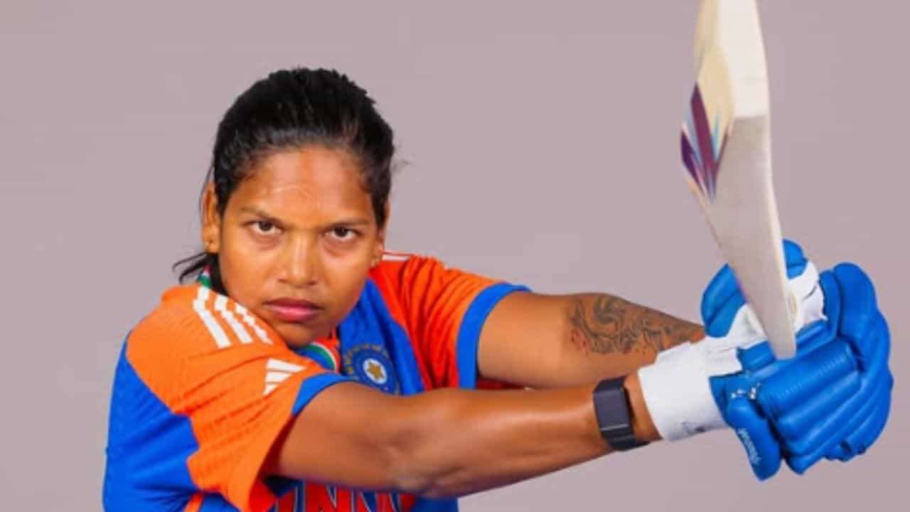 WPL 2026 Auction : ആശയ്ക്ക് കോടി തിളക്കം; മലയാളി താരത്തെ സ്വന്തമാക്കി യുപി വാരിയേഴ്സ് WPL 2026 Auction : ആശയ്ക്ക് കോടി തിളക്കം; മലയാളി താരത്തെ സ്വന്തമാക്കി യുപി വാരിയേഴ്സ്