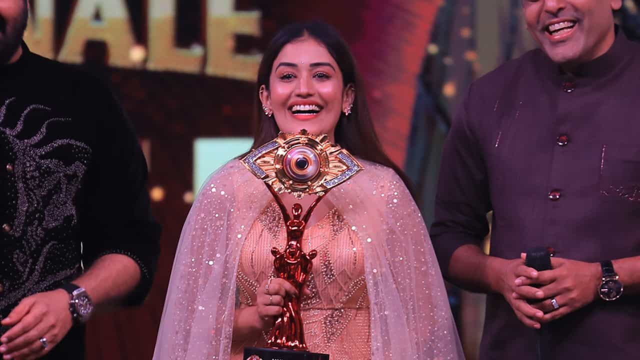 Bigg Boss Malayalam Season 7: അടുത്ത സീസൺ മുതൽ പിആറിന് ഡിമാൻഡ് കൂടും; അനുമോൾ ബിഗ് ബോസ് ജേതാവായതിൽ പ്രതിഷേധം