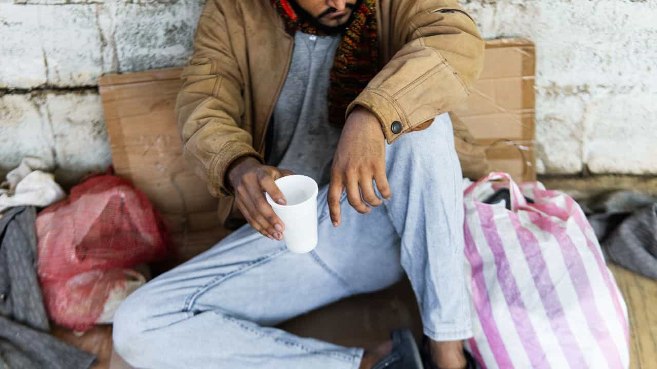 Viral News: ആളൊരു യാചകനാണെങ്കിലും അല്‍പം റിച്ചാ; സ്വന്തമായുള്ളത് കോടികളുടെ ഫ്‌ളാറ്റ്, കാര്‍...