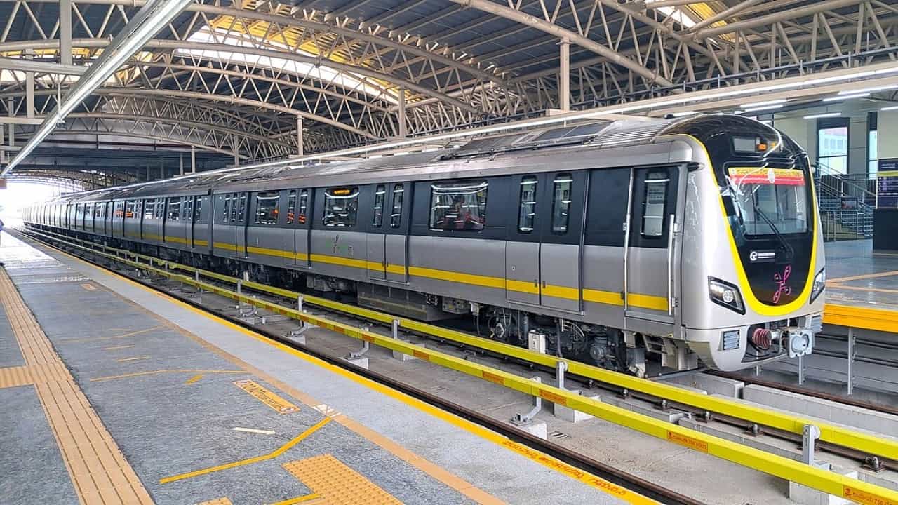 Bengaluru Metro: മെട്രോ കാർഡിൽ സാങ്കേതികപ്പിശക്; ടിക്കറ്റെടുക്കാനാവാതെ യാത്രക്കാർ