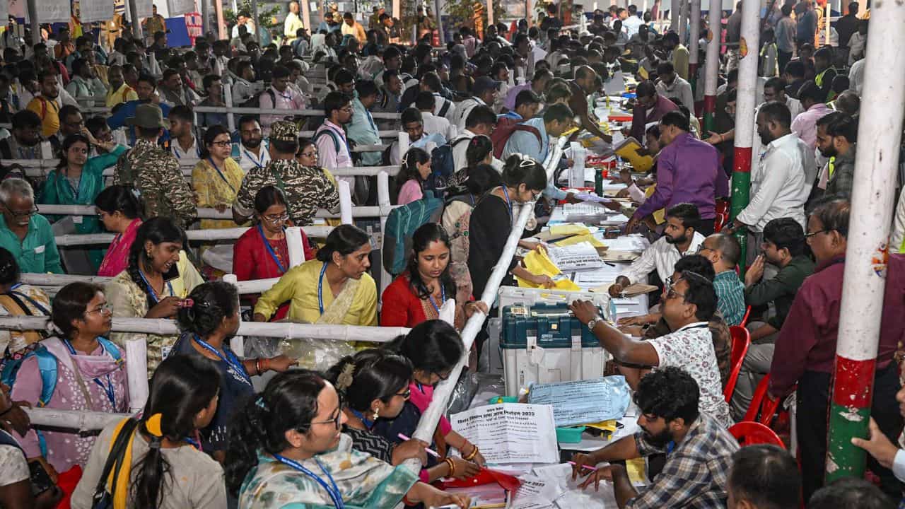 Bihar Election 2025: ബീഹാറിൽ ഒന്നാംഘട്ട വോട്ടെടുപ്പിൽ 64. 46 ശതമാനം പോളിംഗ് രേഖപ്പെടുത്തി; 30 വർഷത്തിനിടയിലെ ഏറ്റവും ഉയർന്ന പോളിംഗ്