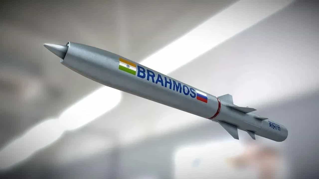 BrahMos Missile: ഇന്ത്യയ്ക്ക് അഭിമാനം; ബ്രഹ്‌മോസ് മിസൈല്‍ വാങ്ങാന്‍ തയാറായി വിവിധ രാജ്യങ്ങള്‍