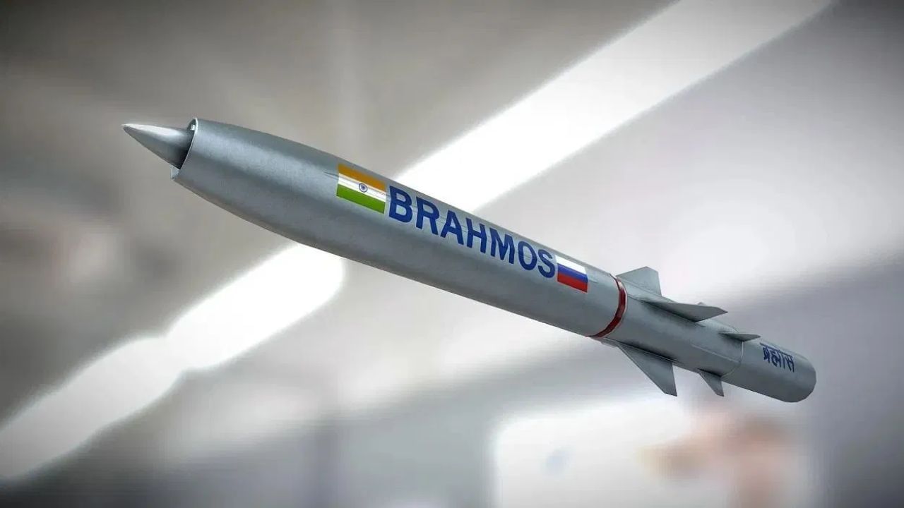 BrahMos Missile: ഇന്ത്യയ്ക്ക് അഭിമാനം; ബ്രഹ്‌മോസ് മിസൈല്‍ വാങ്ങാന്‍ തയാറായി വിവിധ രാജ്യങ്ങള്‍