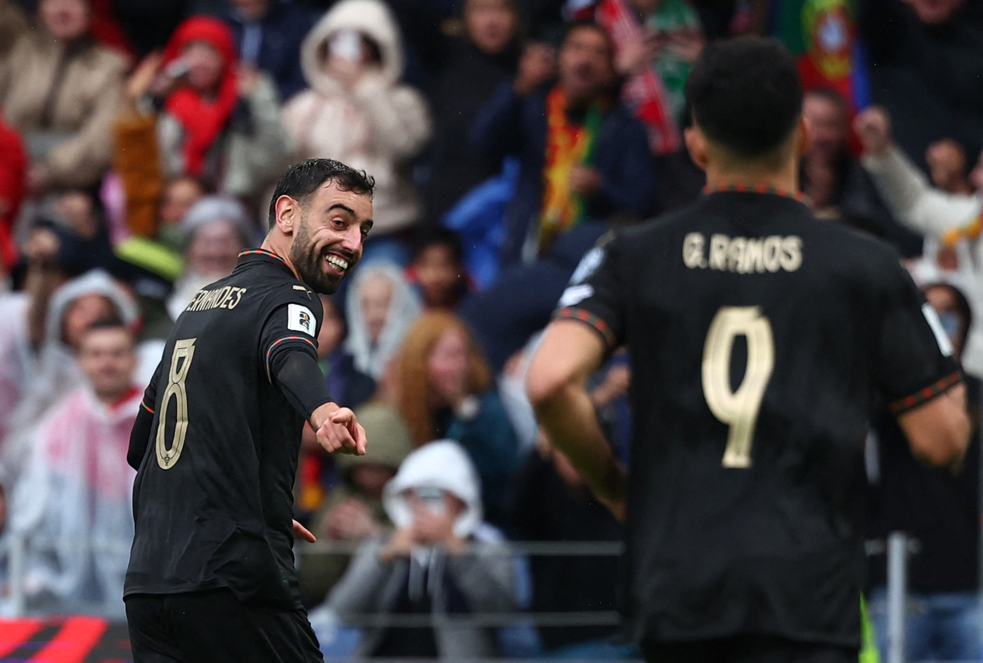 രണ്ടാം പകുതിയിൽ ഇരട്ടഗോൾ നേടി ബ്രൂണോ ഫെർണാണ്ടസ് ഹാട്രിക് പൂർത്തിയാക്കി. ഒരു ഗോൾ നേടിയ ജാവോ നെവസും തന്റെ ഹാട്രിക് തികച്ചു. 92 മത്തെ മിനിറ്റിൽ കോൻസിയാസോ നേടിയ ഗോളിലൂടെ പോർച്ചുഗൽ ഗംഭീര വിജയവും 2026 ഫിഫ ലോകകപ്പ് യോഗ്യതയും നേടി.
