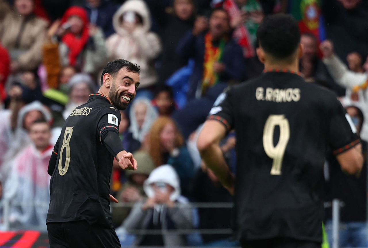 രണ്ടാം പകുതിയിൽ ഇരട്ടഗോൾ നേടി ബ്രൂണോ ഫെർണാണ്ടസ് ഹാട്രിക് പൂർത്തിയാക്കി. ഒരു ഗോൾ നേടിയ ജാവോ നെവസും തന്റെ ഹാട്രിക് തികച്ചു. 92 മത്തെ മിനിറ്റിൽ കോൻസിയാസോ നേടിയ ഗോളിലൂടെ പോർച്ചുഗൽ ഗംഭീര വിജയവും 2026 ഫിഫ ലോകകപ്പ് യോഗ്യതയും നേടി.