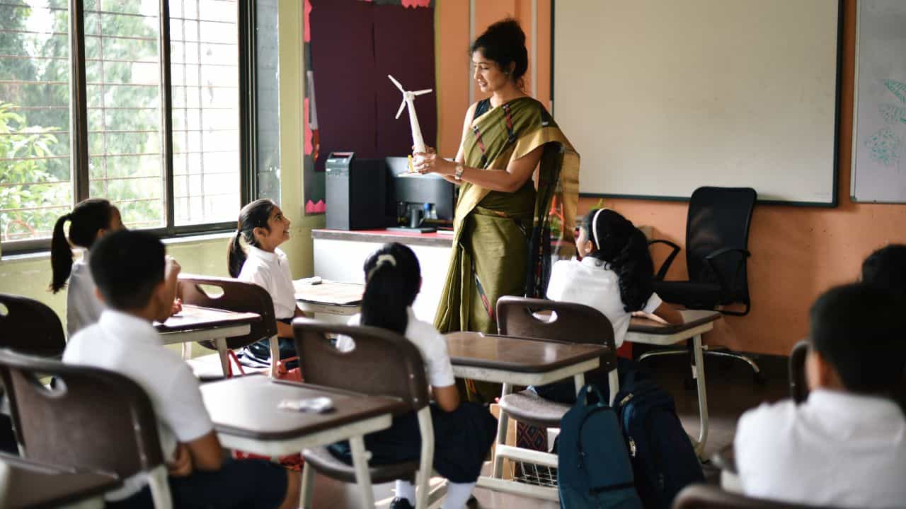 CSU Recruitment 2025: കേന്ദ്ര സംസ്‌കൃത സർവകലാശാലയിൽ അധ്യാപക ഒഴിവ്; അപേക്ഷിക്കേണ്ട രീതി