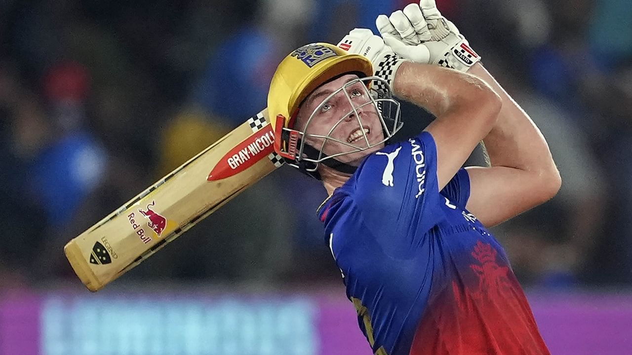 ഓസീസ് ഓള്‍റൗണ്ടര്‍ കാമറൂണ്‍ ഗ്രീനാണ് ഇത്തവണ കോടികള്‍ ലഭിക്കാന്‍ സാധ്യതയുള്ള മറ്റൊരു താരം. കഴിഞ്ഞ തവണ താരത്തിന് പരിക്ക് മൂലം കളിക്കാന്‍ സാധിച്ചിരുന്നില്ല. ഐപിഎല്‍ 2023ല്‍ മുംബൈ ഇന്ത്യന്‍സ് താരത്തെ 17.5 കോടി രൂപയ്ക്ക് സ്വന്തമാക്കി. 2024ല്‍ ആര്‍സിബിയിലേക്ക് ട്രേഡ് ചെയ്തു. ഇത്തവണ താരത്തിന് 10 കോടിയിലേറെ രൂപ പ്രതീക്ഷിക്കാം  (Image Credits: PTI)