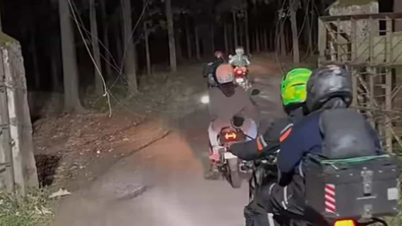 Case Against YouTubers: രാത്രി വനത്തില് കയറി വീഡിയോ ചിത്രീകരിച്ചു; വയനാട്ടിൽ യുട്യൂബർമാർക്കെതിരെ കേസ് Case Against YouTubers: രാത്രി വനത്തില് കയറി വീഡിയോ ചിത്രീകരിച്ചു; വയനാട്ടിൽ യുട്യൂബർമാർക്കെതിരെ കേസ്