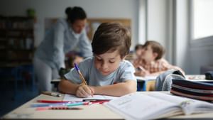 Gold Investments: നിങ്ങളില്ലെങ്കിലും അവര് പഠിക്കട്ടെ; കുട്ടികളുടെ ഭാവിയ്ക്കായി സ്വര്ണത്തില് നിക്ഷേപിക്കാം Gold Investments: നിങ്ങളില്ലെങ്കിലും അവര് പഠിക്കട്ടെ; കുട്ടികളുടെ ഭാവിയ്ക്കായി സ്വര്ണത്തില് നിക്ഷേപിക്കാം