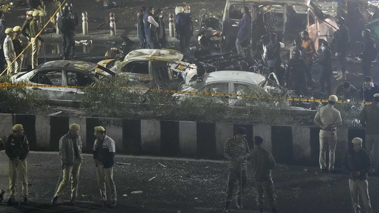 Delhi Red Fort Blast: ആ ചുവന്ന ഇക്കോസ്‌പോർട്ട് എസ്‌യുവി എവിടെ? കണ്ടെത്തിയേ തീരൂ; ജാഗ്രതാ നിര്‍ദ്ദേശം