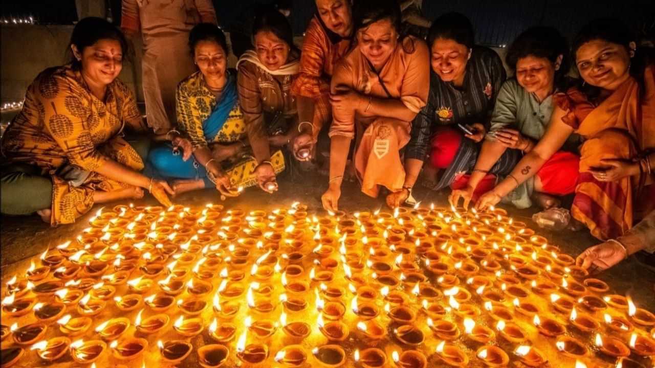 Dev Diwali 2025: ദേവ ദീപാവലി ദിനത്തിൽ ഈ അഞ്ച് സ്ഥലങ്ങളിൽ വിളക്കുകൾ തെളിയിക്കൂ..! ലക്ഷ്മിദേവി അനുഗ്രഹങ്ങൾ ചൊരിയും Dev Diwali 2025: ദേവ ദീപാവലി ദിനത്തിൽ ഈ അഞ്ച് സ്ഥലങ്ങളിൽ വിളക്കുകൾ തെളിയിക്കൂ..! ലക്ഷ്മിദേവി അനുഗ്രഹങ്ങൾ ചൊരിയും