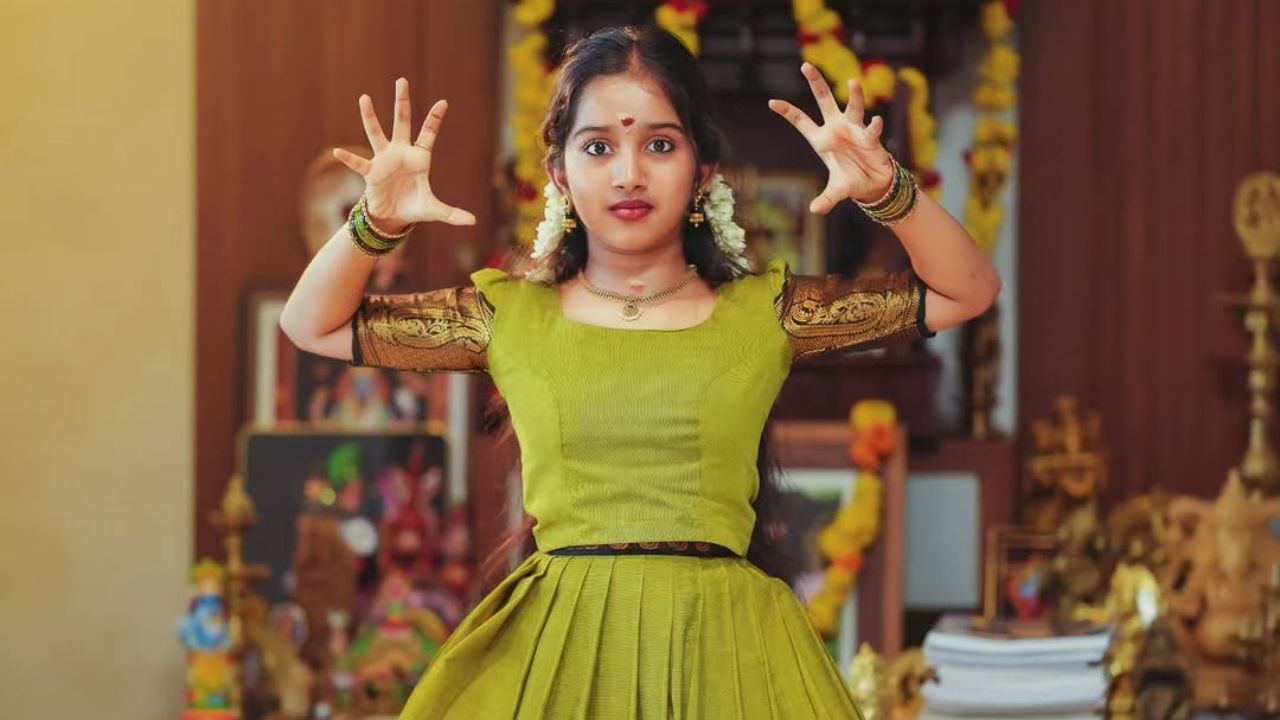 അവകാശങ്ങൾ നിഷേധിച്ചു കൊണ്ടല്ല മാറ്റങ്ങൾ ഉണ്ടാക്കേണ്ടത് മാറ്റങ്ങൾക്ക് ഒപ്പം അവകാശങ്ങളും സംരക്ഷിക്കാൻ സാധിക്കണമെന്നും ദേവനന്ദ സോഷ്യൽ മീഡിയയിൽ കുറിച്ചു. അതേസമയം അവാർഡ് പ്രഖ്യാപനത്തിൽ കുട്ടികൾക്ക് അവാർഡ് ലഭിക്കാത്തതിൽ വലിയ തരത്തിലുള്ള വിമർശനമാണ് സോഷ്യൽ മീഡിയയിൽ നിന്നും ഉയരുന്നത്. സ്ഥാനാർത്ഥി ശ്രീക്കുട്ടൻ അടക്കമുള്ള സിനിമകൾ ഉണ്ടായിട്ടും കുട്ടികൾക്ക് എന്തുകൊണ്ട് അവാർഡ് ഇല്ല എന്ന ചോദ്യമാണ് ചുറ്റിൽ നിന്നും ഉയരുന്നത്.(Photo: Social Media)