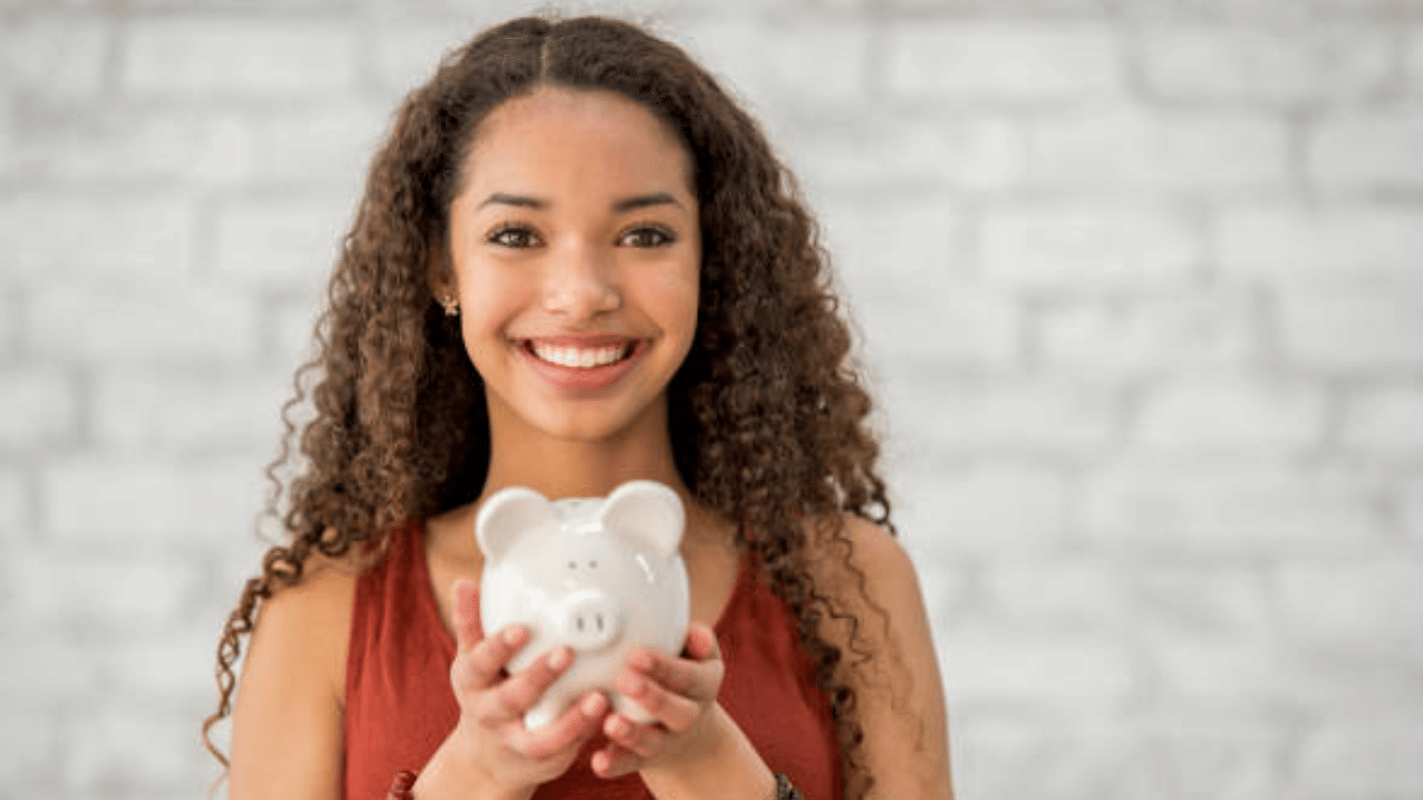 Financial security: 18 വയസ് പൂർത്തിയായോ? സാമ്പത്തിക സുരക്ഷയ്ക്കായി ഇവ ചെയ്യാൻ മറക്കല്ലേ.... Financial security: 18 വയസ് പൂർത്തിയായോ? സാമ്പത്തിക സുരക്ഷയ്ക്കായി ഇവ ചെയ്യാൻ മറക്കല്ലേ....