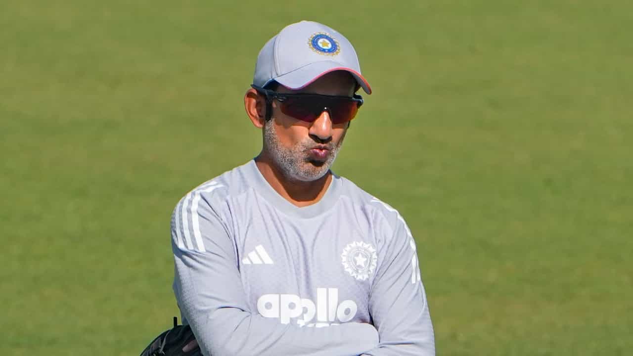 India vs South Africa: എൻ്റെ ഭാവി തീരുമാനിക്കേണ്ടത് ബിസിസിഐ; ചാമ്പ്യൻസ് ട്രോഫിയും ഏഷ്യാ കപ്പും ജയിച്ചത് തൻ്റെ കീഴിലാണെന്ന് ഗംഭീർ India vs South Africa: എൻ്റെ ഭാവി തീരുമാനിക്കേണ്ടത് ബിസിസിഐ; ചാമ്പ്യൻസ് ട്രോഫിയും ഏഷ്യാ കപ്പും ജയിച്ചത് തൻ്റെ കീഴിലാണെന്ന് ഗംഭീർ