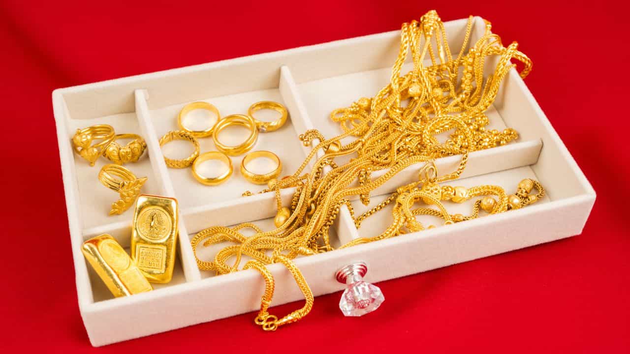 Gold Rate: 2025 കഴിയും മുമ്പ് 1.50 ലക്ഷം! പണം പോട്ടെ പൊന്ന് വരട്ടെ