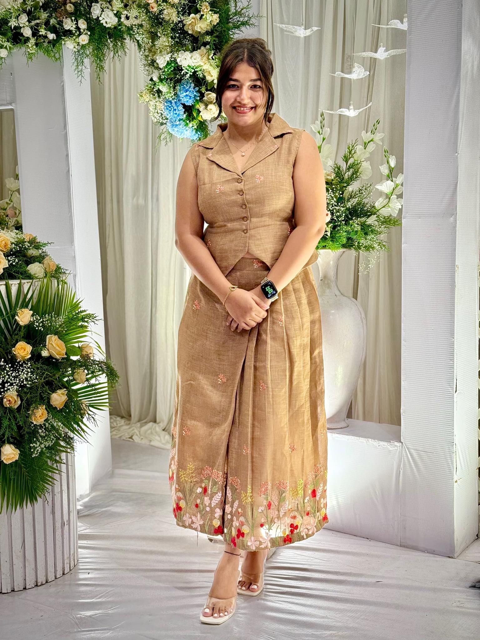 മലയാളികൾക്ക് ഏറെ സുപരിചിതയാണ്  നടി ഗ്രേസ് ആന്റണി. ഇപ്പോഴിതാ വമ്പൻ ബോഡി ട്രാൻസ്ഫോർമേഷൻ നടത്തി ആരാധകരെ അമ്പരിപ്പിച്ചിരിക്കുകയാണ് താരം. എട്ട് മാസം കൊണ്ട് 15 കിലോ ആണ് ഗ്രേസ് കുറച്ചത്. ആ യാത്ര ഒട്ടും എളുപ്പമായിരുന്നില്ലെന്നാണ് താരം ഇൻസ്റ്റാ​ഗ്രാമിൽ പങ്കുവച്ച പോസ്റ്റിൽ കുറിച്ചത്.  (Imga Credits: Instagram)
