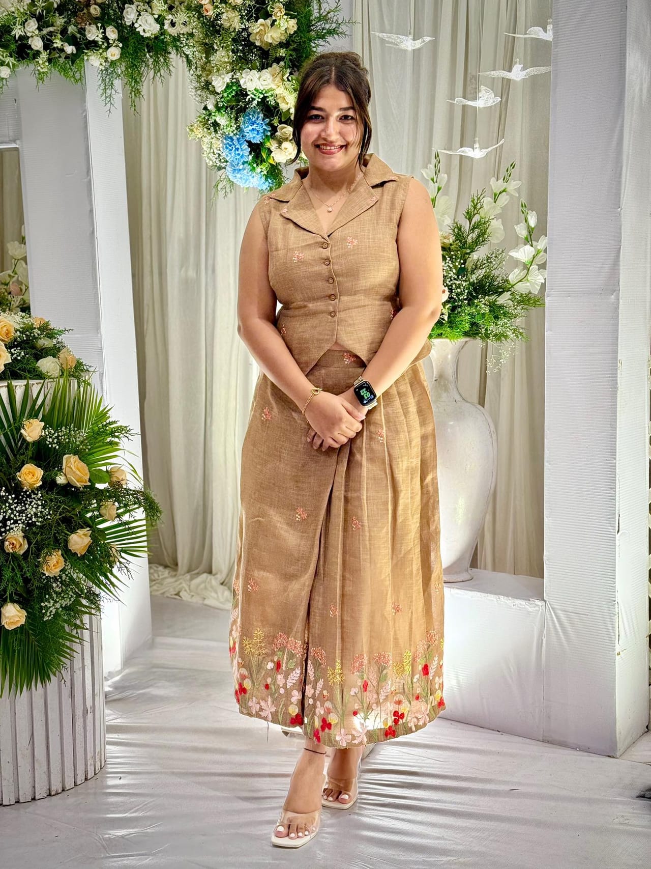 മലയാളികൾക്ക് ഏറെ സുപരിചിതയാണ്  നടി ഗ്രേസ് ആന്റണി. ഇപ്പോഴിതാ വമ്പൻ ബോഡി ട്രാൻസ്ഫോർമേഷൻ നടത്തി ആരാധകരെ അമ്പരിപ്പിച്ചിരിക്കുകയാണ് താരം. എട്ട് മാസം കൊണ്ട് 15 കിലോ ആണ് ഗ്രേസ് കുറച്ചത്. ആ യാത്ര ഒട്ടും എളുപ്പമായിരുന്നില്ലെന്നാണ് താരം ഇൻസ്റ്റാ​ഗ്രാമിൽ പങ്കുവച്ച പോസ്റ്റിൽ കുറിച്ചത്.  (Imga Credits: Instagram)
