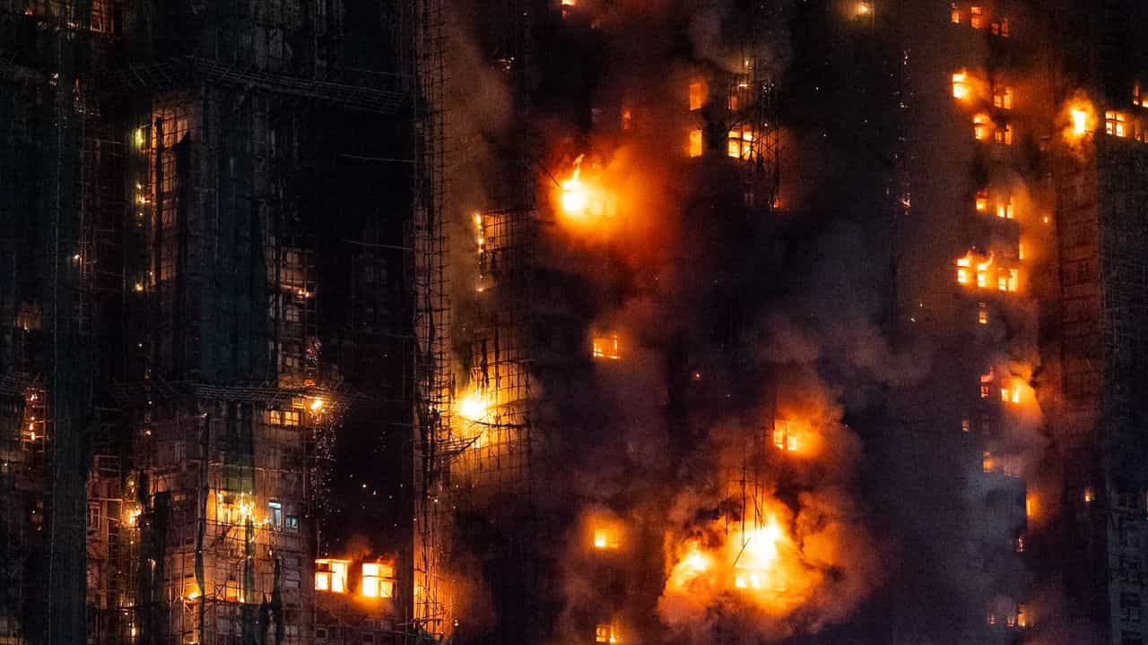 Hong Kong Fire: തീയണയ്ക്കുന്നതില്‍ തടസം, മരണസംഖ്യ 94;  നിര്‍മാണ കമ്പനിയ്‌ക്കെതിരെ നരഹത്യക്കുറ്റം ചുമത്തി