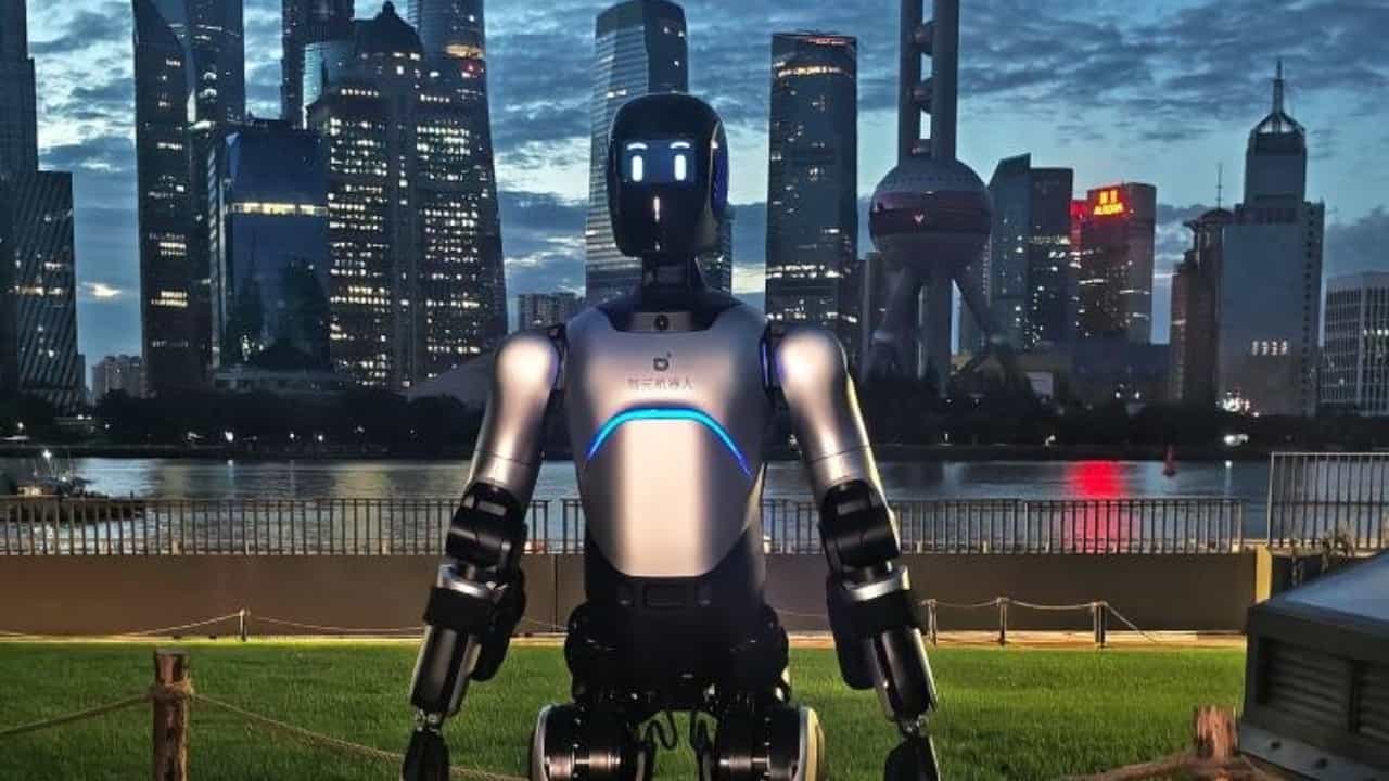 Agibot A2: നിർത്താതെ 106 കിലോമീറ്റർ നടന്നു; ലോക റെക്കോർഡ് സ്ഥാപിച്ച് ചൈനീസ് നിർമ്മിത ഹ്യൂമനോയ്ഡ് റോബോട്ട്