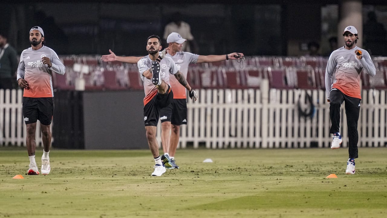 ഇന്ത്യയുടെ സാധ്യതാ പ്ലേയിങ് ഇലവന്: രോഹിത് ശർമ്മ, റുതുരാജ് ഗെയ്ക്വാദ്, വിരാട് കോഹ്ലി, കെഎൽ രാഹുൽ, ഋഷഭ് പന്ത്, രവീന്ദ്ര ജഡേജ, വാഷിംഗ്ടൺ സുന്ദർ, ഹർഷിത് റാണ, അര്ഷ്ദീപ് സിങ്, കുൽദീപ് യാദവ്, പ്രസിദ് കൃഷ്ണ (Image Credits: PTI)