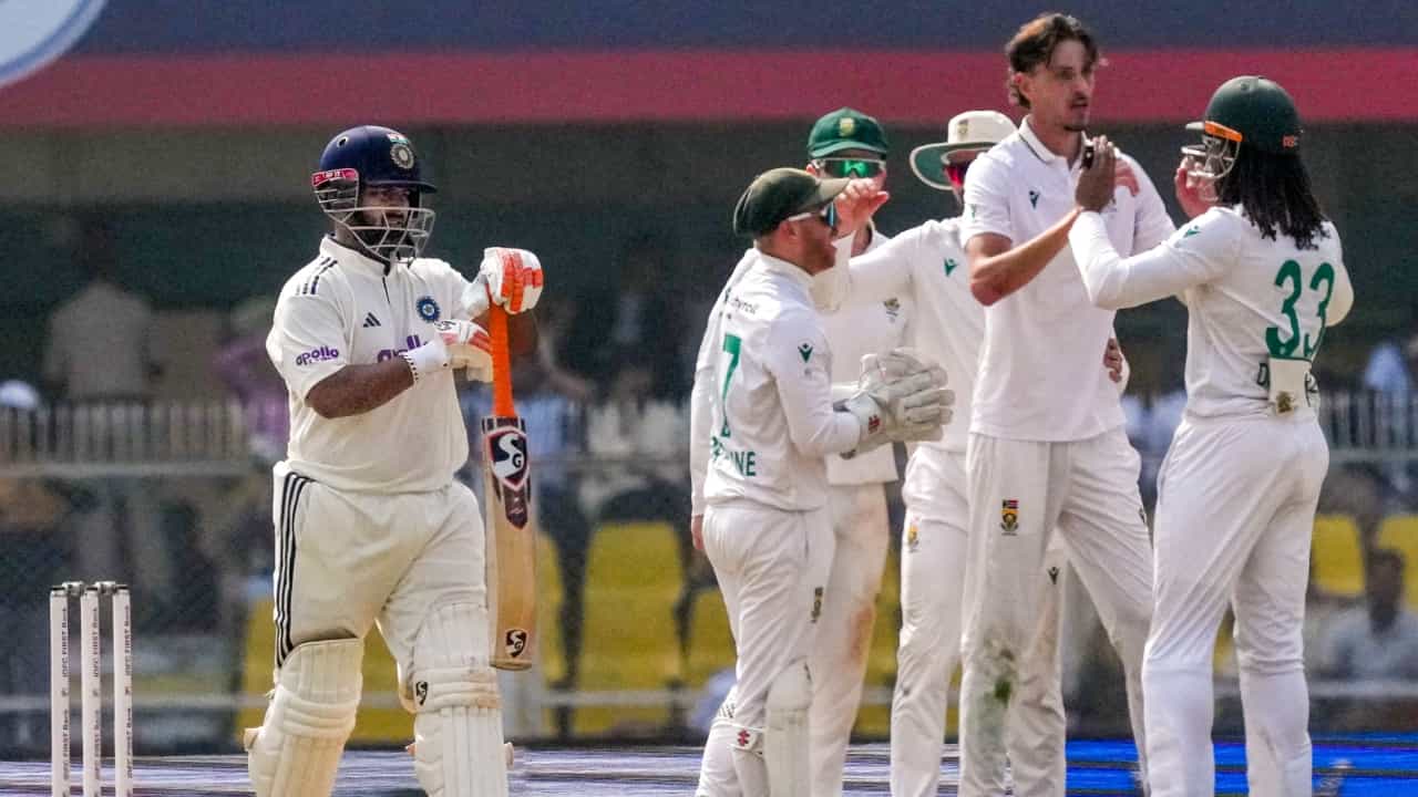 India vs South Africa: അയ്യയ്യേ, എന്തൊരു നാണക്കേട്; ദക്ഷിണാഫ്രിക്കക്കെതിരെ ഇന്ത്യ ഓൾഔട്ട് India vs South Africa: അയ്യയ്യേ, എന്തൊരു നാണക്കേട്; ദക്ഷിണാഫ്രിക്കക്കെതിരെ ഇന്ത്യ ഓൾഔട്ട്