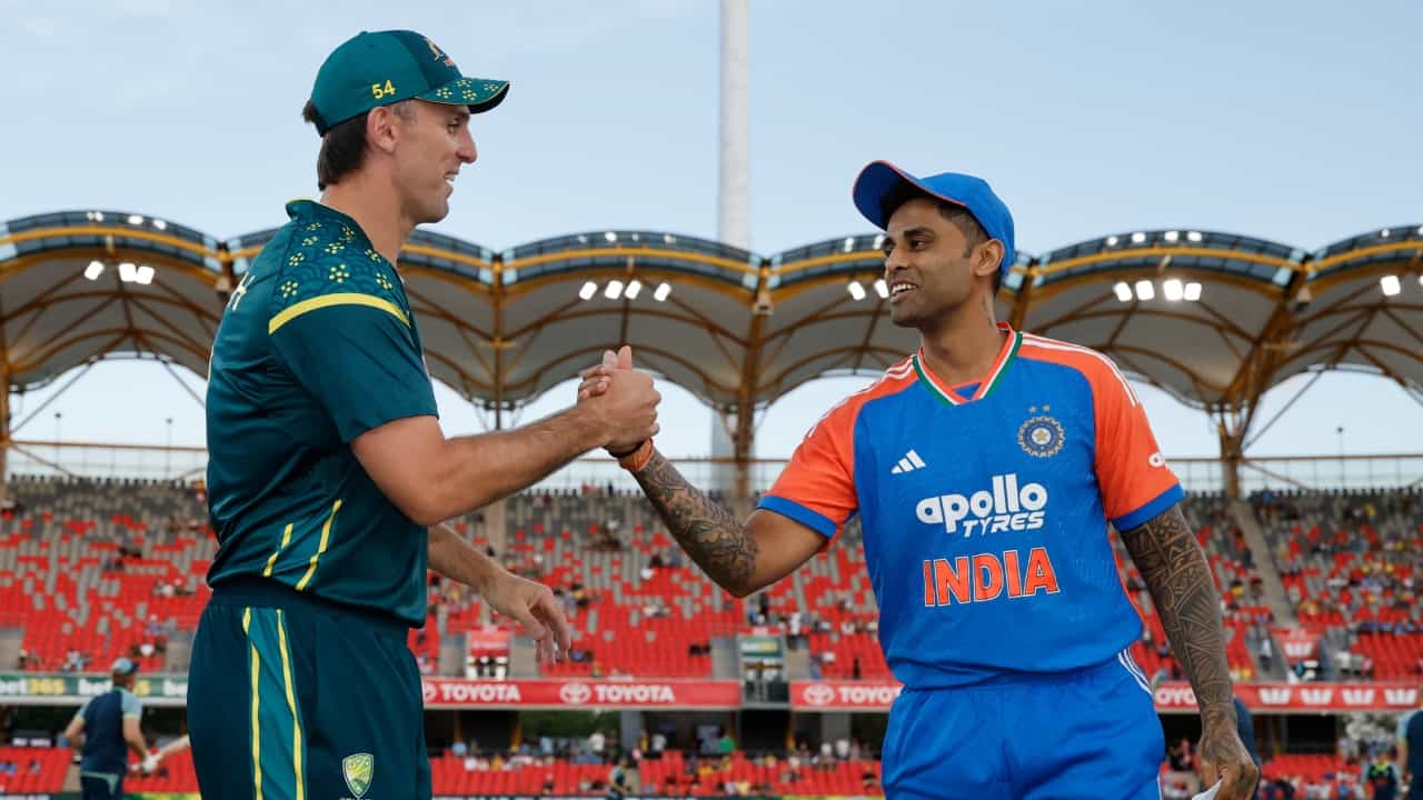 India vs Australia: ഓസീസ് ടീമിൽ നാല് മാറ്റങ്ങൾ; ഇന്ത്യൻ ടീമിൽ സഞ്ജു പുറത്ത് തന്നെ