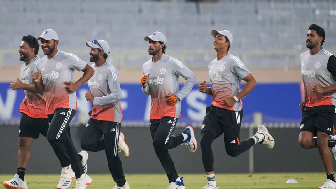 India vs South Africa: ടെസ്റ്റിലെ തോൽവിയ്ക്ക് പകരം വീട്ടാനാവുമോ ഇന്ത്യക്ക്; ഏകദിന പരമ്പര നാളെ മുതൽ India vs South Africa: ടെസ്റ്റിലെ തോൽവിയ്ക്ക് പകരം വീട്ടാനാവുമോ ഇന്ത്യക്ക്; ഏകദിന പരമ്പര നാളെ മുതൽ