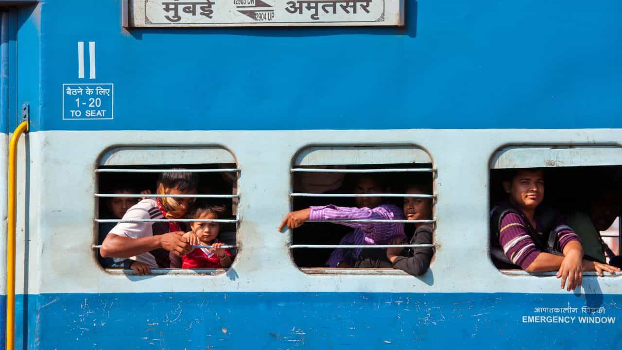 IRCTC Child Ticket Rules: കുട്ടികളോടൊപ്പം ട്രെയിനില്‍ യാത്ര ചെയ്യാറില്ലേ? എങ്കില്‍ മാതാപിതാക്കള്‍ റെയില്‍വേയുടെ ഈ നിയമങ്ങള്‍ പാലിച്ചേ മതിയാകൂ