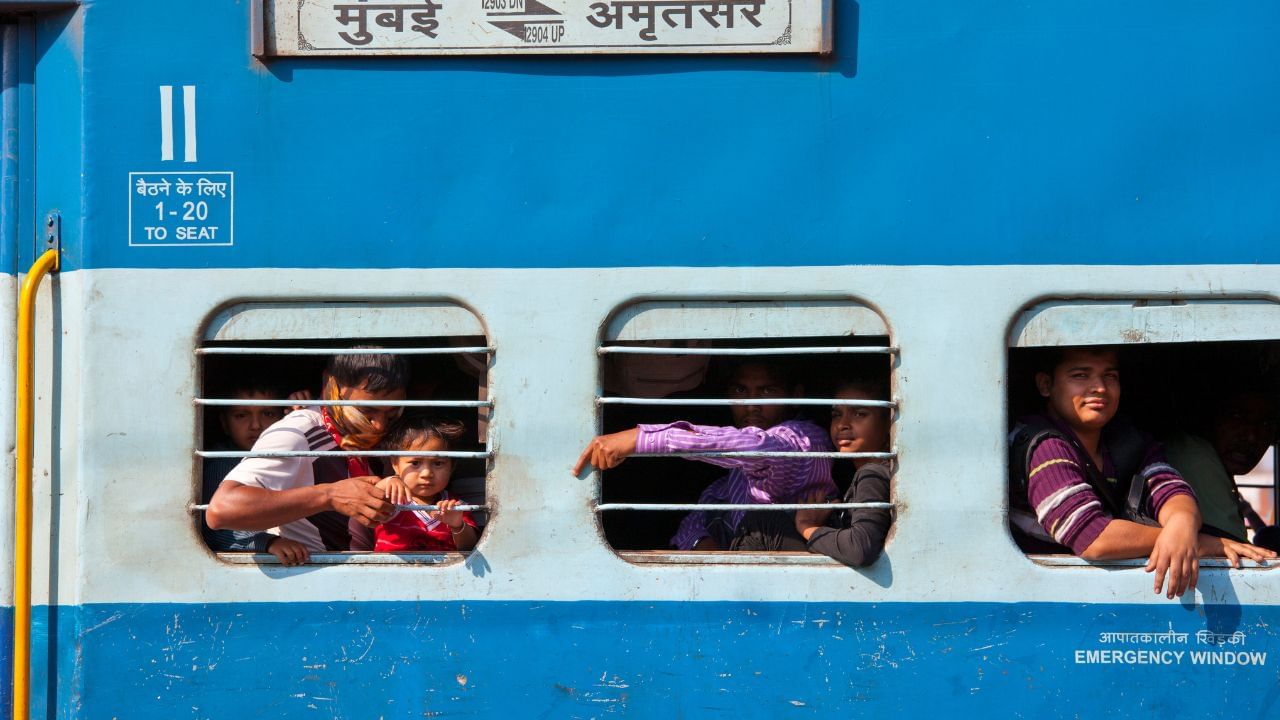 IRCTC Child Ticket Rules: കുട്ടികളോടൊപ്പം ട്രെയിനില്‍ യാത്ര ചെയ്യാറില്ലേ? എങ്കില്‍ മാതാപിതാക്കള്‍ റെയില്‍വേയുടെ ഈ നിയമങ്ങള്‍ പാലിച്ചേ മതിയാകൂ