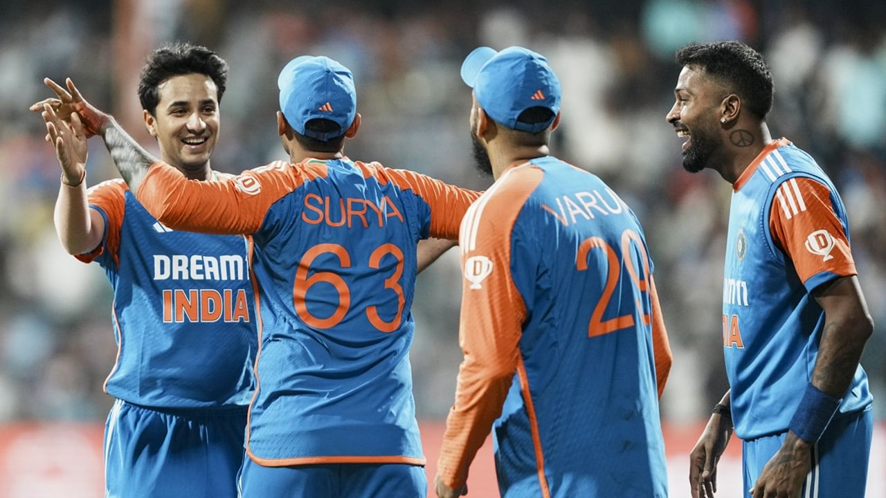 ശ്രീലങ്കയിലെ മൂന്ന് വേദികളിലും മത്സരം നടക്കും. പ്രേമദാസ സ്റ്റേഡിയം, പല്ലേകല്ലെ,  ദാംബുല്ല, ഹംബന്‍ടോട്ട എന്നീ സ്‌റ്റേഡിയങ്ങളില്‍ മൂന്നെണ്ണമാകും തിരഞ്ഞെടുക്കുക. സന്നാഹ മത്സരങ്ങളെക്കുറിച്ച് വ്യക്തതയില്ല (Image Credits: PTI)