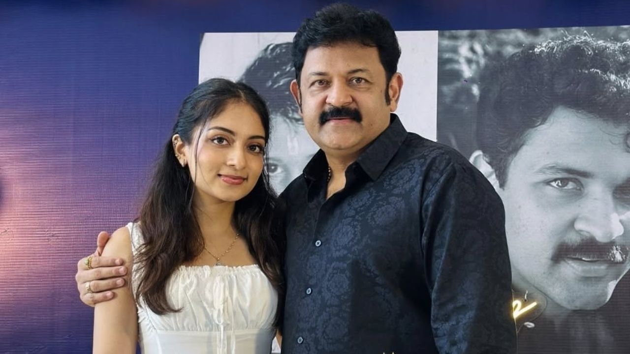 ഒരുകാലത്ത് ഓസിയുടെ വാലായി നടന്നിരുന്നു ഇഷാനി. പിന്നീട് ഓസി അവളുടെ വാലായി മാറി. പെട്ടെന്ന് മൂട് മാറുന്ന വ്യക്തിത്വമാണ് ഇഷാനിയുടേത്. കുട്ടിക്കാലത്ത് ഞങ്ങൾ അവളെ വട്ടിളക്കും ആയിരുന്നു. പെട്ടെന്ന് ദേഷ്യപ്പെടും ബഹളം ഉണ്ടാക്കും. എന്നാൽ അതിനും ഒരു സൗന്ദര്യം ഉണ്ടായിരുന്നു എന്നും കൃഷ്ണകുമാർ പറയുന്നു. (Photo: Social Media)