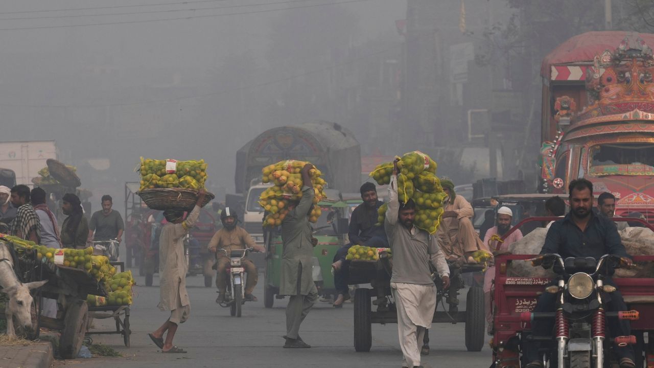 Islamabad Blast: ഇസ്ലാമാബാദിൽ കോടതിക്ക് പുറത്ത് ​സ്ഫോടനം; 12 മരണം, പൊട്ടിത്തെറിച്ചത് കാർ
