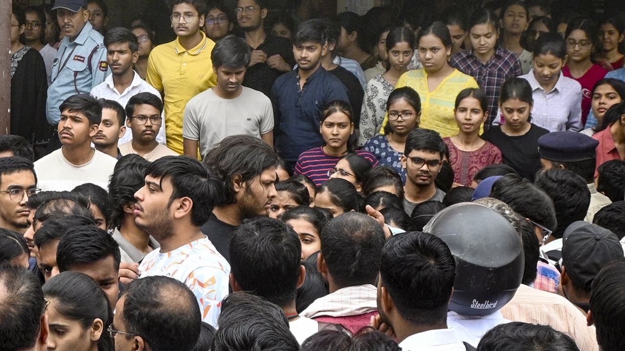 JEE Main 2026: ജെഇഇ മെയിന്‍ പാസാകാന്‍ എത്ര വേണം? മുന്‍ വര്‍ഷങ്ങളിലെ കട്ട് ഓഫുകള്‍ പരിശോധിക്കൂ