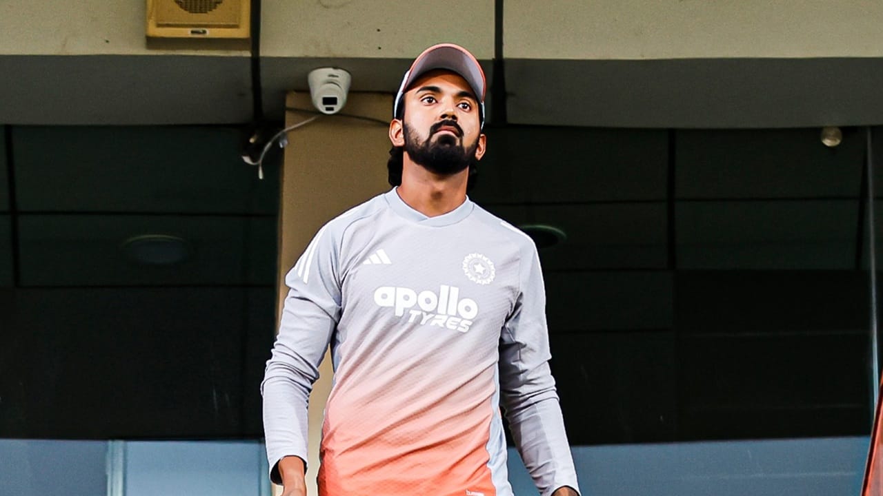 റാഞ്ചി ഏകദിനത്തില് ടോസ് നേടിയ ദക്ഷിണാഫ്രിക്ക ഇന്ത്യയെ ബാറ്റിങിന് അയച്ചു. ഋഷഭ് പന്ത് കളിക്കുന്നില്ല. റുതുരാജ് ഗെയ്ക്വാദ് പ്ലേയിങ് ഇലവനില് ഇടം നേടി (Image Credits: Facebook)