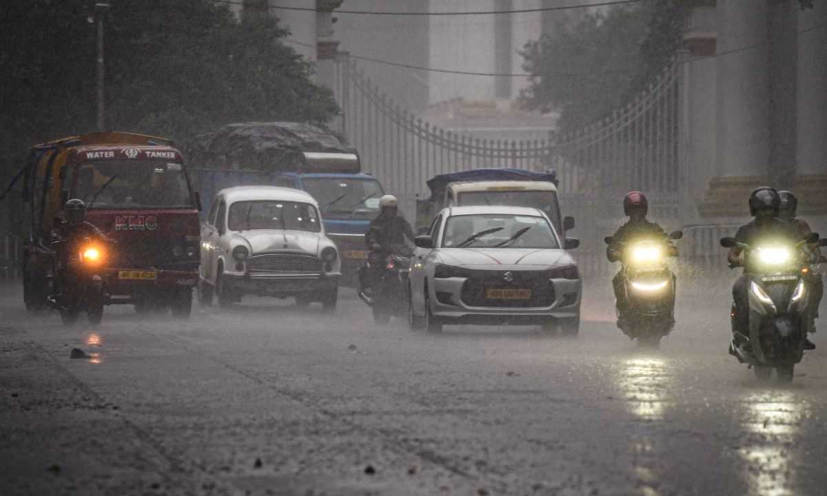 Kerala Weather update: പകൽച്ചൂട് കണ്ട് പേടിക്കേണ്ട, പിന്നാലെ വരുന്നുണ്ട് വേനൽമഴക്കാലം...