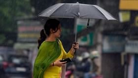 പുതിയ ചക്രവാതച്ചുശി; സംസ്ഥാനത്ത് ഇടിമിന്നലോടുകൂടിയ മഴയ്ക്ക്...