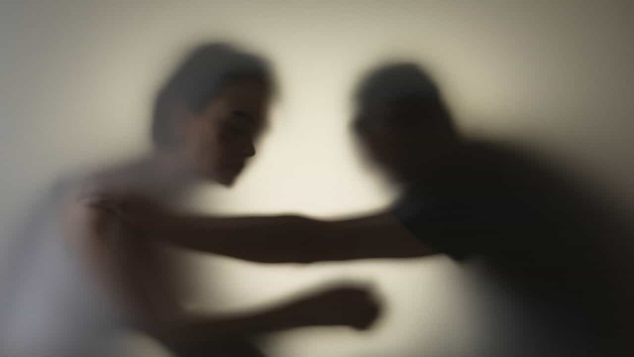 Kochi Man Attack: കത്തിയെരിഞ്ഞു ചാകടാ...: കൊച്ചിയിൽ മധ്യവയസ്കനെ പെട്രോളൊഴിച്ച് തീ കൊളുത്തി കൊല്ലാൻ ശ്രമം