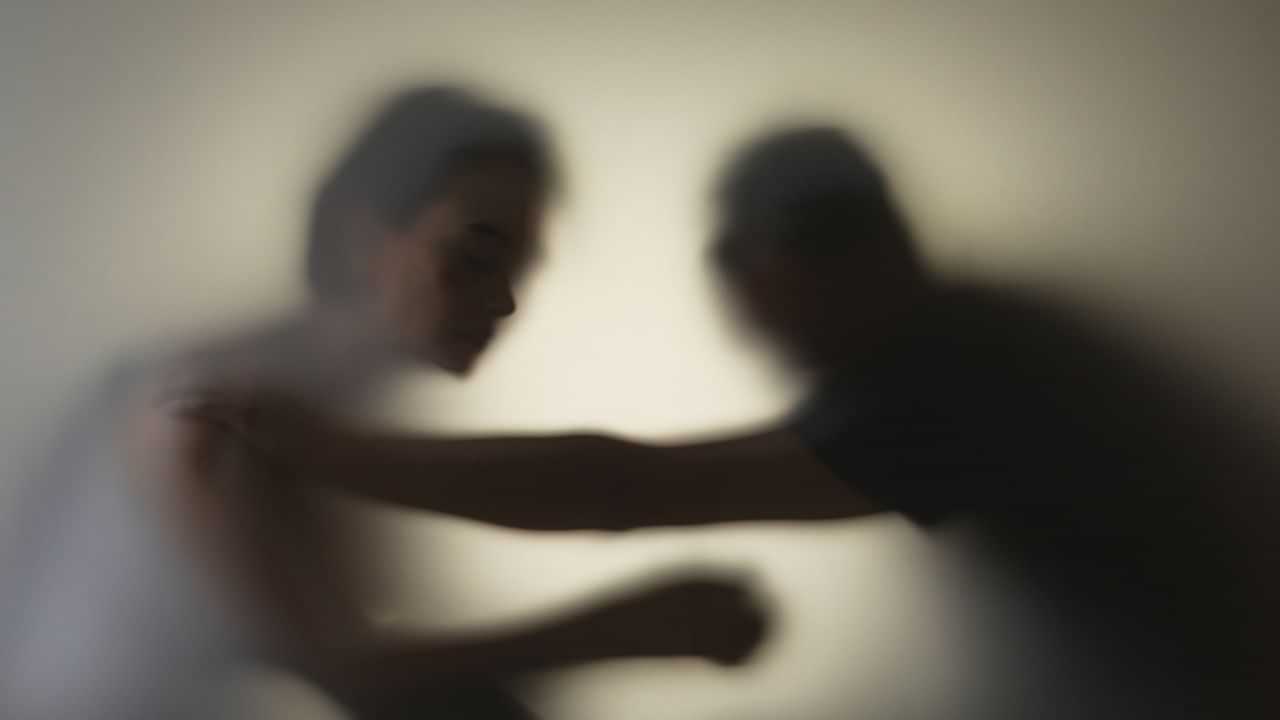 Kochi Man Attack: കത്തിയെരിഞ്ഞു ചാകടാ...: കൊച്ചിയിൽ മധ്യവയസ്കനെ പെട്രോളൊഴിച്ച് തീ കൊളുത്തി കൊല്ലാൻ ശ്രമം