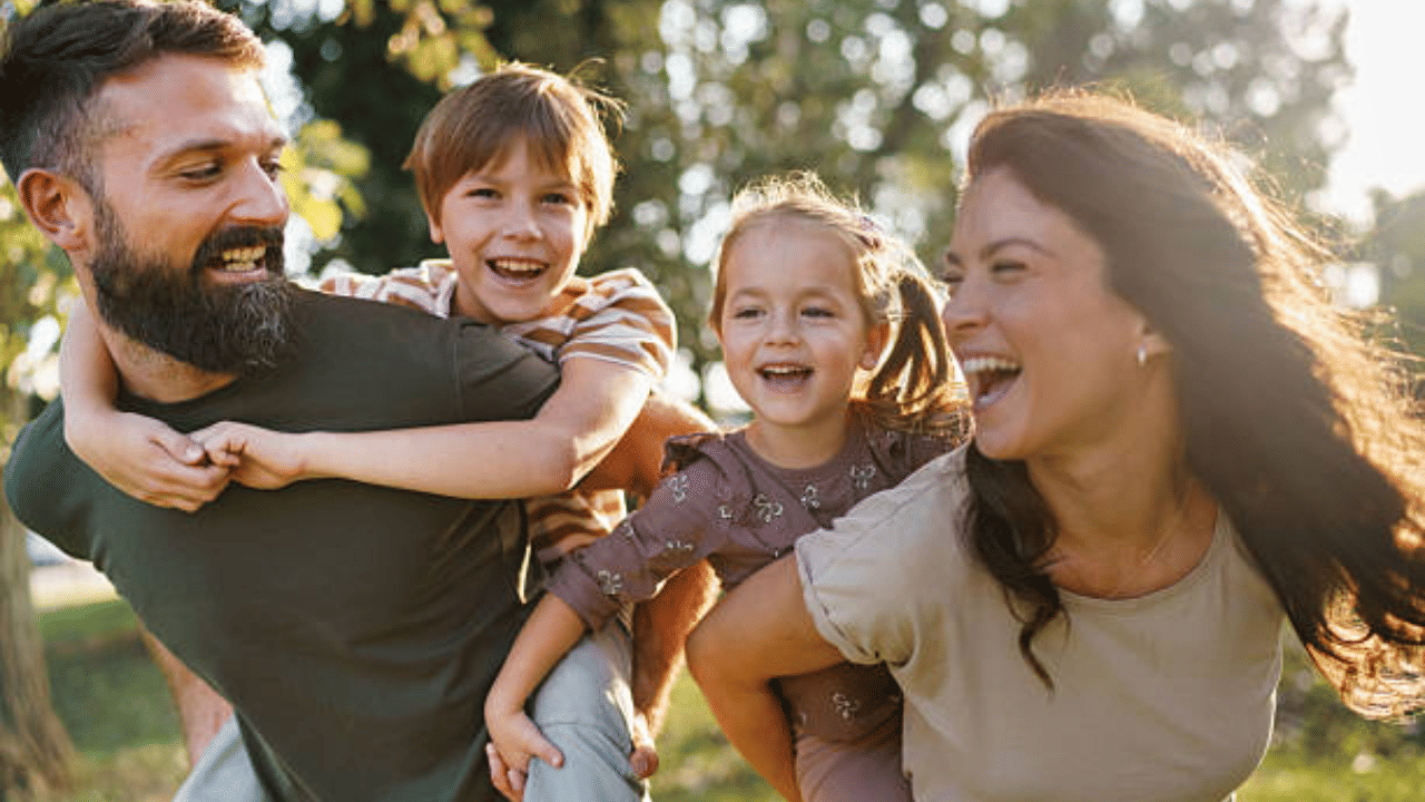 Laugh: മനസുതുറന്ന് ചിരിക്കാൻ മടിക്കേണ്ട, ആ 15 മിനിറ്റ് ആരോഗ്യത്തിന് ഏറെ പ്രധാനം!