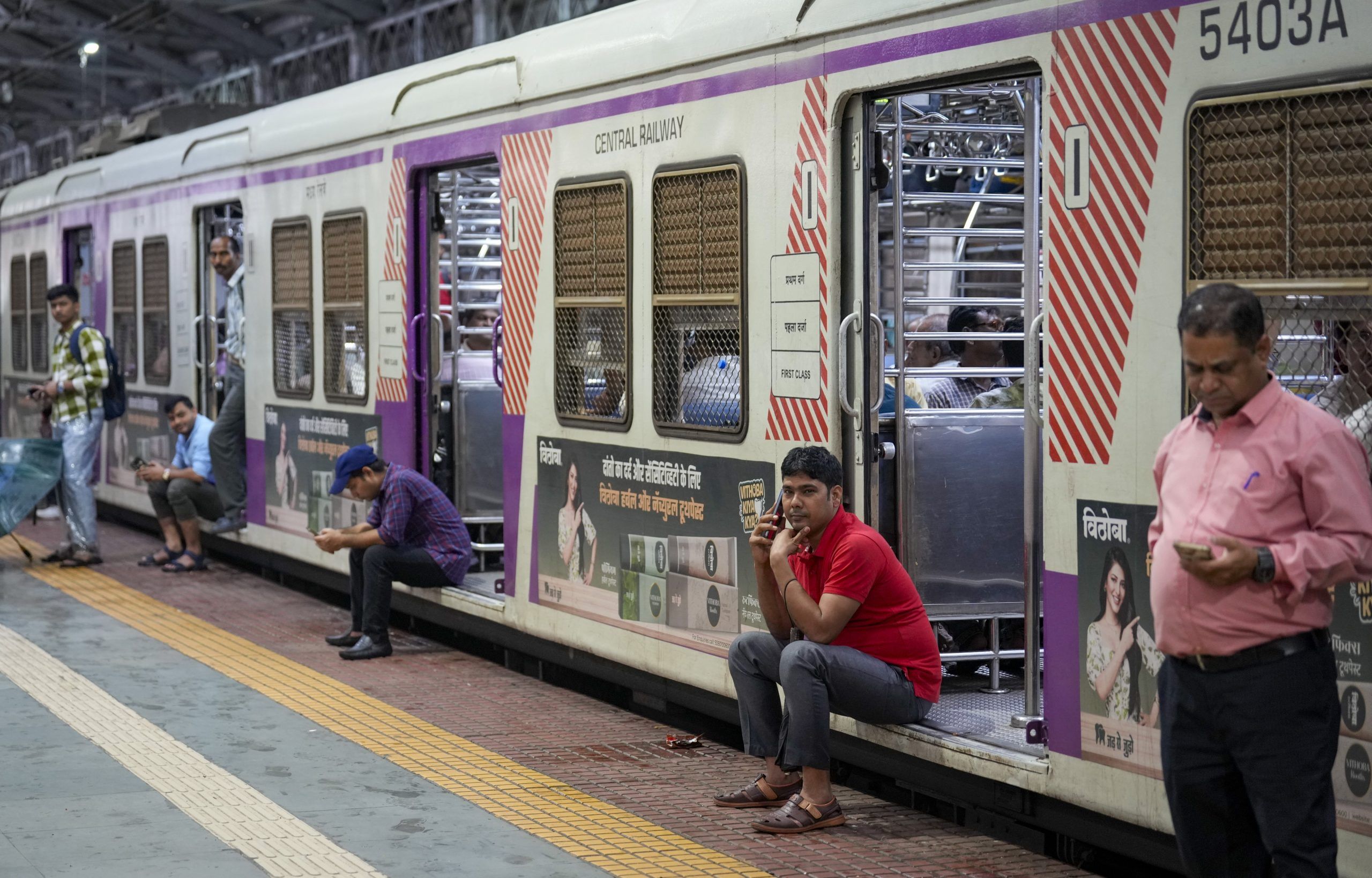 നാളെ നവംബർ 22-ാം തീയതി രാത്രി 9.05നുള്ള കൊല്ലം-എറണാകുളം ജങ്ഷൻ എക്സ്പ്രസ് സർവീസാണ് പൂർണമായും റദ്ദാക്കിട്ടുള്ളത്