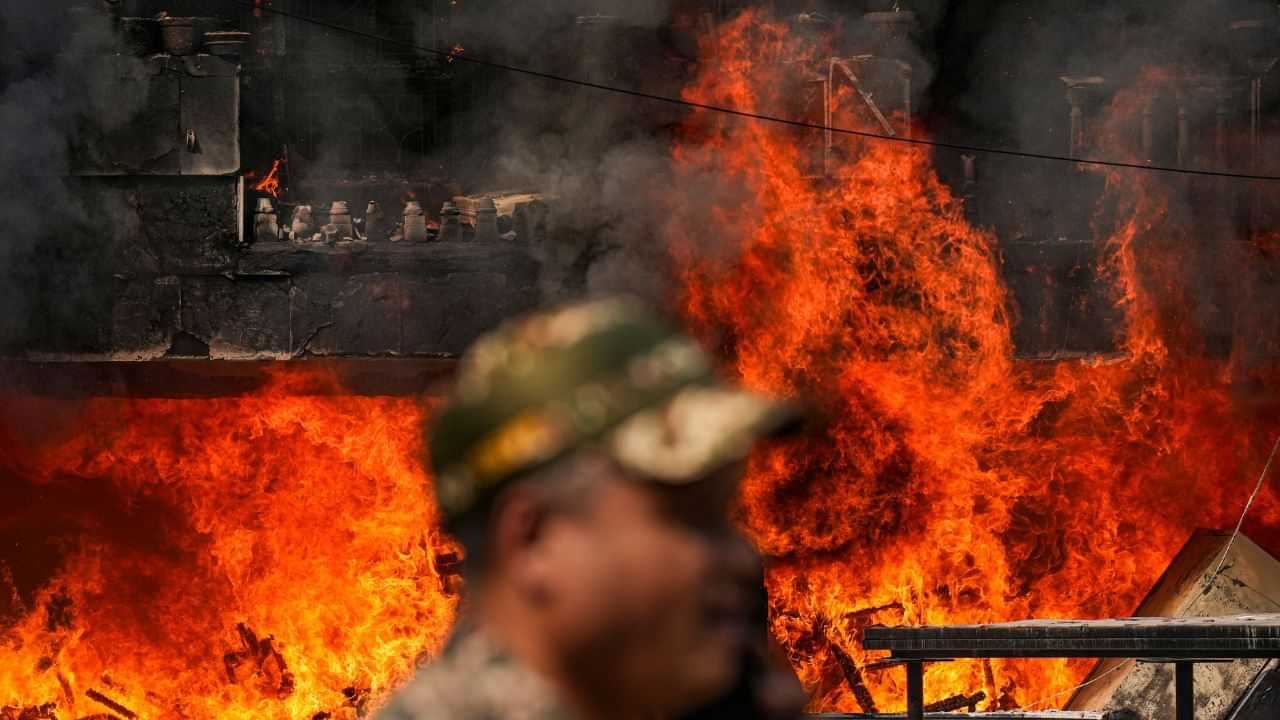 Malappuram Fire Accident: മലപ്പുറത്ത് വെളിച്ചെണ്ണ മില്ലിൽ വൻ തീപിടിത്തം: തീയണയ്ക്കാനുള്ള ശ്രമം തുടരുന്നു Malappuram Fire Accident: മലപ്പുറത്ത് വെളിച്ചെണ്ണ മില്ലിൽ വൻ തീപിടിത്തം: തീയണയ്ക്കാനുള്ള ശ്രമം തുടരുന്നു