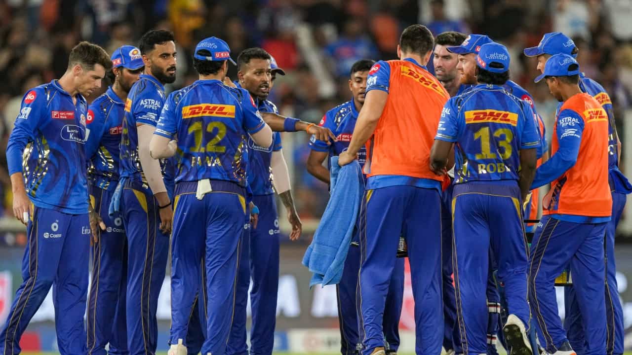 IPL 2026 Auction: പഴ്സിലുള്ളത് രണ്ടേമുക്കാൽ കോടി; വേണ്ടത് അഞ്ച് താരങ്ങളെ: ലേലത്തിൽ മുംബൈക്ക് ചെയ്യാനൊന്നുമില്ല