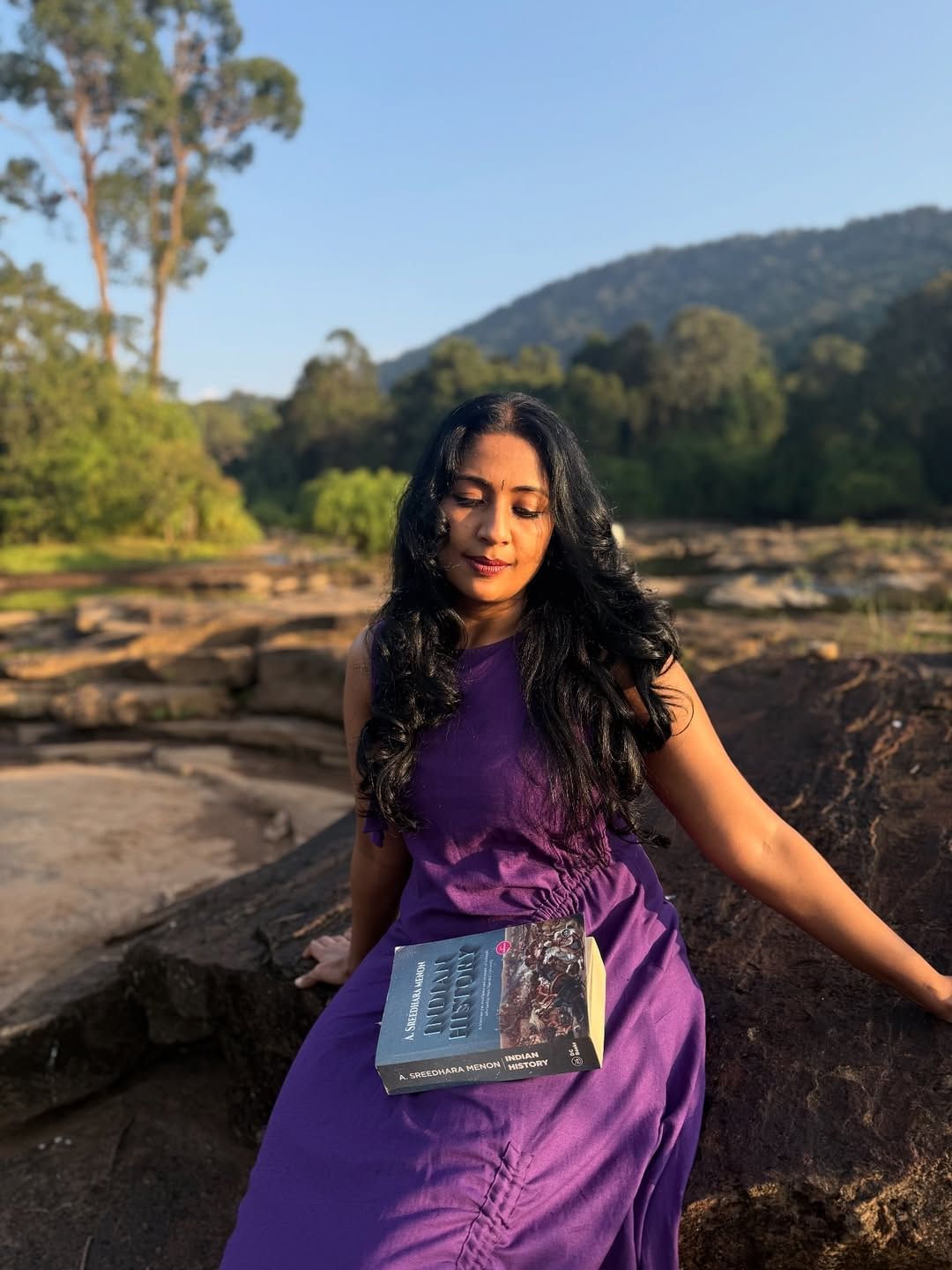 ശേഷം താൻ പുഴയിൽ മുഖം കഴുകാൻ പോയെന്നും ആ വീഡിയോയിൽ ഗോഗിൾസ് ഇല്ല, അതിനു മുൻപ് നഷ്ടപ്പെട്ടുവെന്നും താരം പറയുന്നു.  ദൃശ്യം സിനിമയിലെ വരുണിന്റെ ബോഡി കിട്ടിയാലും തന്റെ ഗോഗിൾസ് കിട്ടില്ല എന്നുറപ്പായപ്പോൾ അന്വേഷണം നിർത്തിയെന്നാണ് താരം പറയുന്നത്.