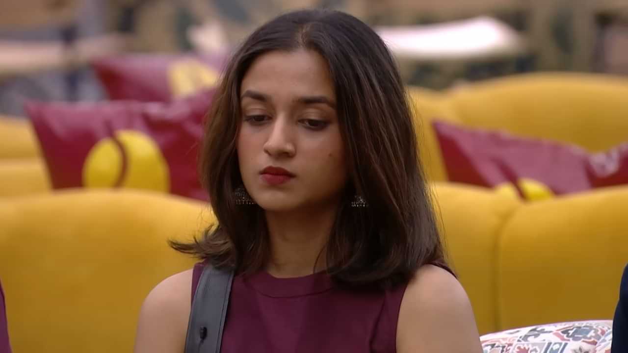 Bigg Boss Malayalam Season 7: ആദിലയ്ക് പിന്നാലെ നൂറയും പുറത്തേക്ക്; ഫൈനൽ ഫൈവിലെ ഒരേയൊരു പെൺതരി അനുമോൾ Bigg Boss Malayalam Season 7: ആദിലയ്ക് പിന്നാലെ നൂറയും പുറത്തേക്ക്; ഫൈനൽ ഫൈവിലെ ഒരേയൊരു പെൺതരി അനുമോൾ