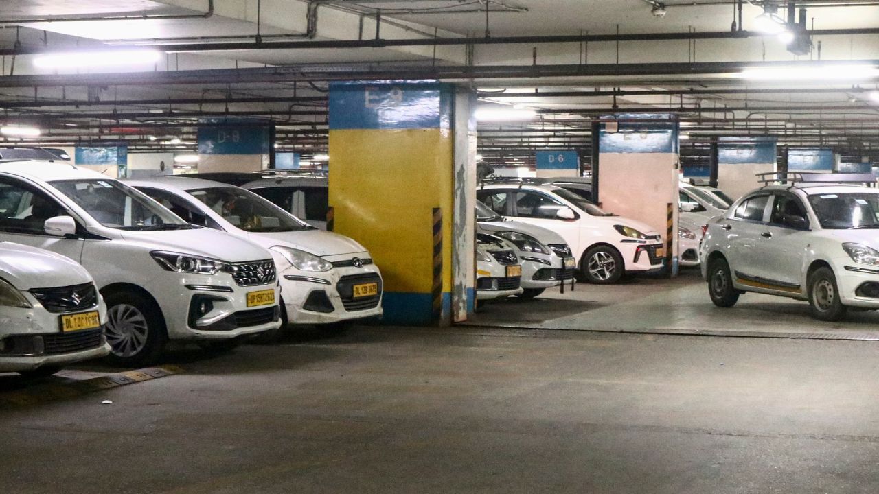 Kerala UBER OLA Issue : ഇതുവരെ രജിസ്ട്രേഷൻ ചെയ്തിട്ടില്ല; ഓലയ്ക്കും ഊബറിനുമെതിരെ നടപടിയെടുക്കാൻ ഒരുങ്ങി മോട്ടോർവാഹന വകുപ്പ്