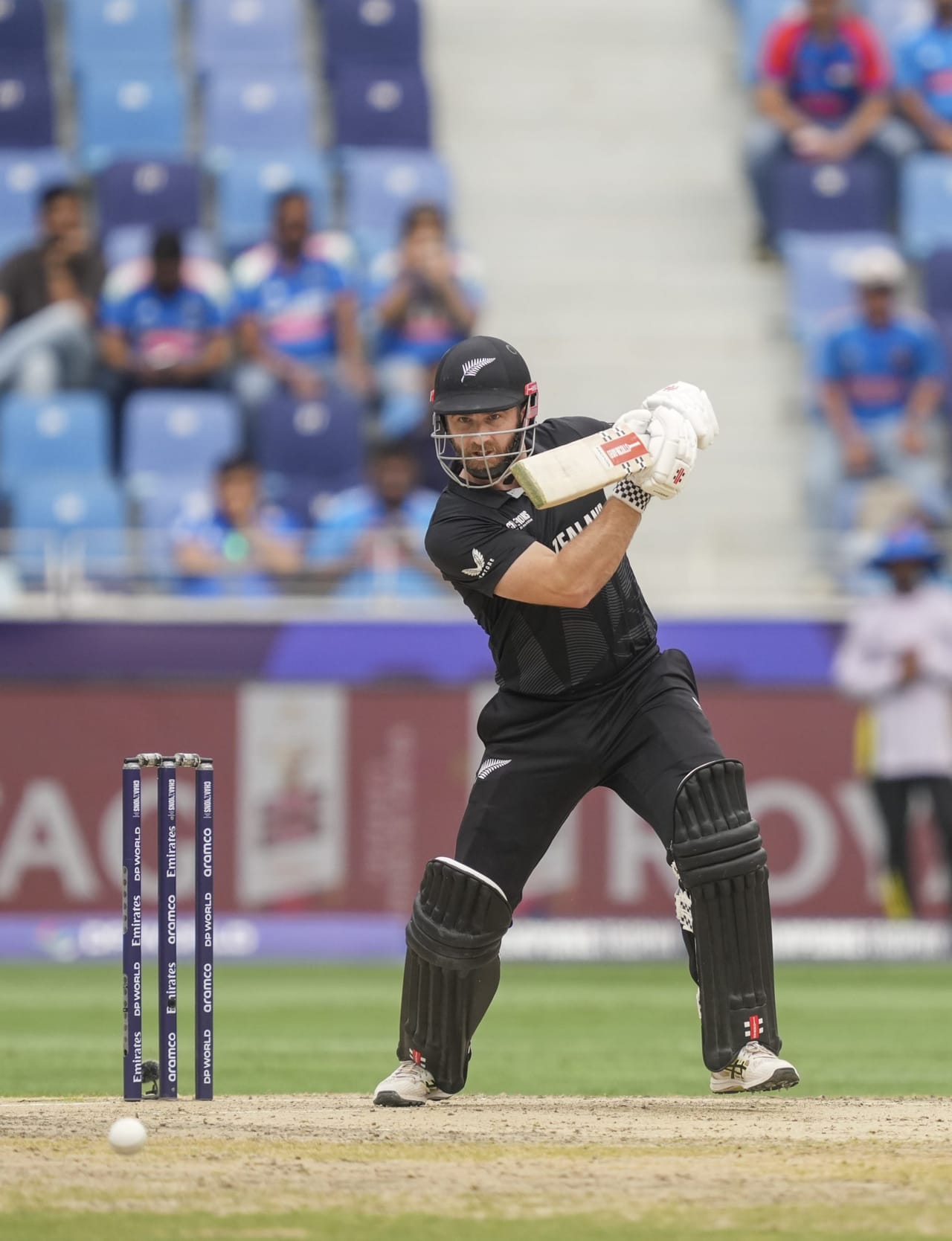 ടി20 ക്രിക്കറ്റ് മതിയാക്കുന്നതായി ന്യൂസീലൻഡ് ഇതിഹാസതാരം കെയിൻ വില്ല്യംസൺ. 2026 ടി20 ലോകകപ്പിലേക്ക് മാസങ്ങൾ മാത്രം നീണ്ടുനിൽക്കുമ്പോഴാണ് വില്ല്യംസൺ വിരമിക്കൽ പ്രഖ്യാപനം നടത്തിയിരിക്കുന്നത്. പുതിയ താരങ്ങൾക്കായി വഴിമാറുകയാണെന്ന് അദ്ദേഹം പറഞ്ഞു. (Image Credits- PTI)
