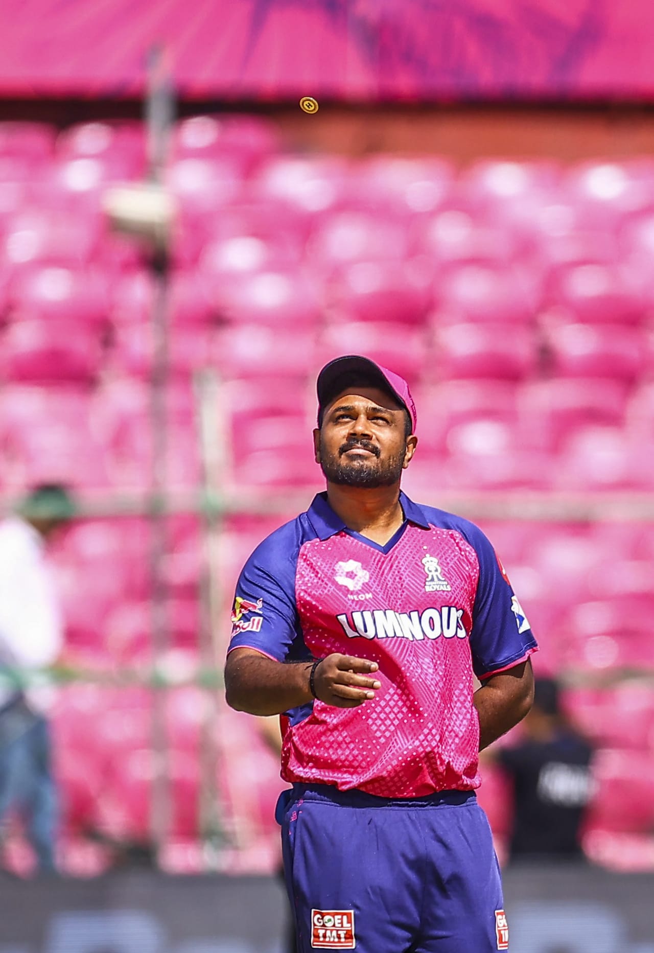 മലയാളി വിക്കറ്റ് കീപ്പർ ബാറ്റർ സഞ്ജു സാംസണെ ടീമിലെത്തിക്കാൻ ലഖ്നൗ സൂപ്പർ ജയൻ്റ്സ് ശ്രമിക്കുന്നു എന്ന് റിപ്പോർട്ടുകൾ. ചെന്നൈ സൂപ്പർകിംഗ്സ്, കൊൽക്കത്ത നൈറ്റ് റൈഡേഴ്സ്, സൺറൈസേഴ്സ് ഹൈദരാബാദ്, ഡൽഹി ക്യാപിറ്റൽസ് എന്നീ ടീമുകളാണ് മുൻപ് ഉണ്ടായിരുന്നത്. (Image Credits- PTI)
