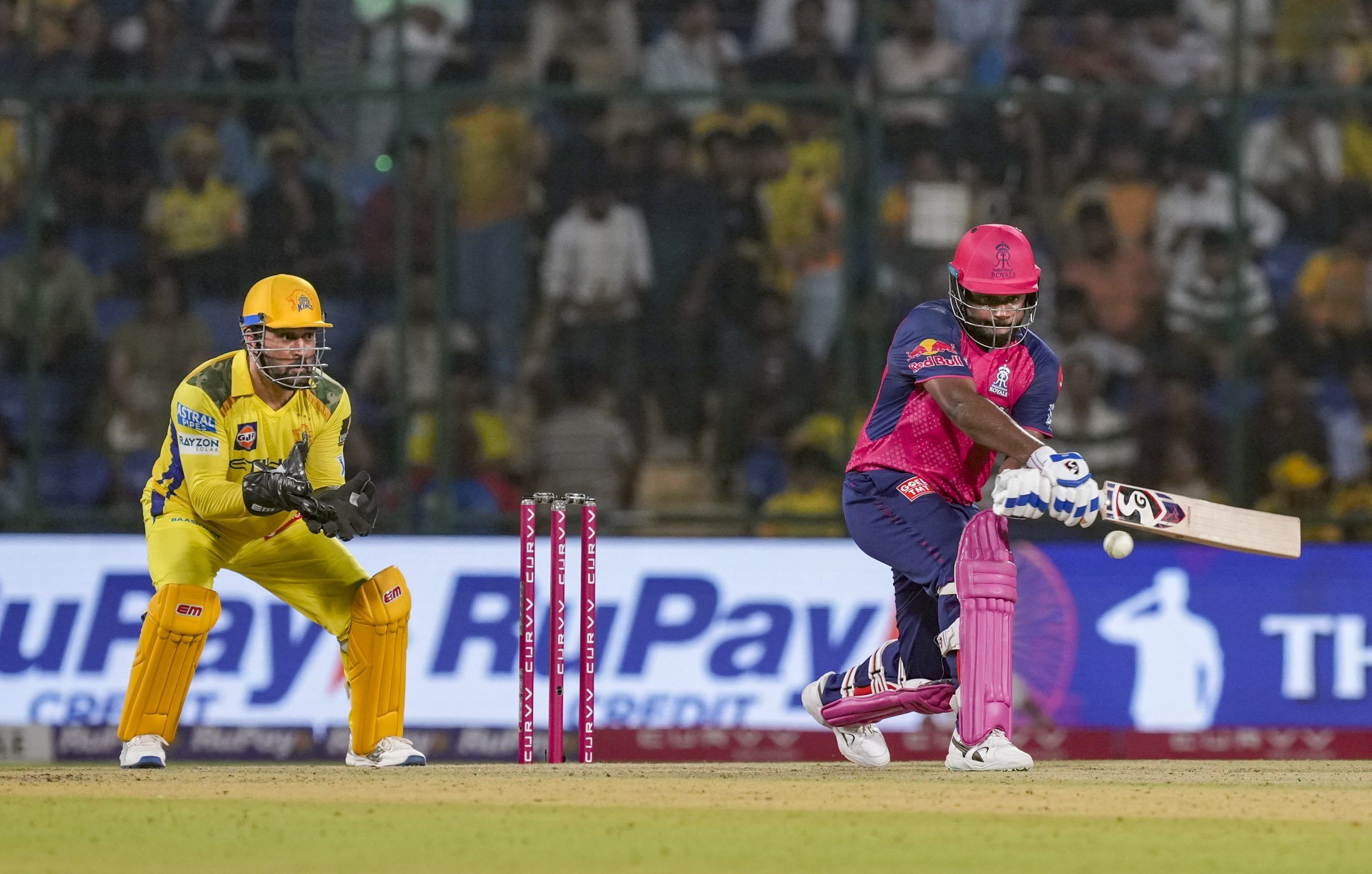 രാജസ്ഥാൻ റോയൽസുമായും ചെന്നൈ സൂപ്പർ കിംഗ്സുമായും അടുത്ത ബന്ധമുള്ള പലരും ഈ ഡീൽ ഉറപ്പിച്ചെന്ന സൂചനകൾ പുറത്തുവിട്ടിട്ടുണ്ട്. തീരുമാനത്തിൽ രവീന്ദ്ര ജഡേജ തൃപ്തനല്ലെന്നും താരം തൻ്റെ ഇൻസ്റ്റഗ്രാം അക്കൗണ്ട് നീക്കം ചെയ്തു എന്നും റിപ്പോർട്ടുകളുണ്ട്.
