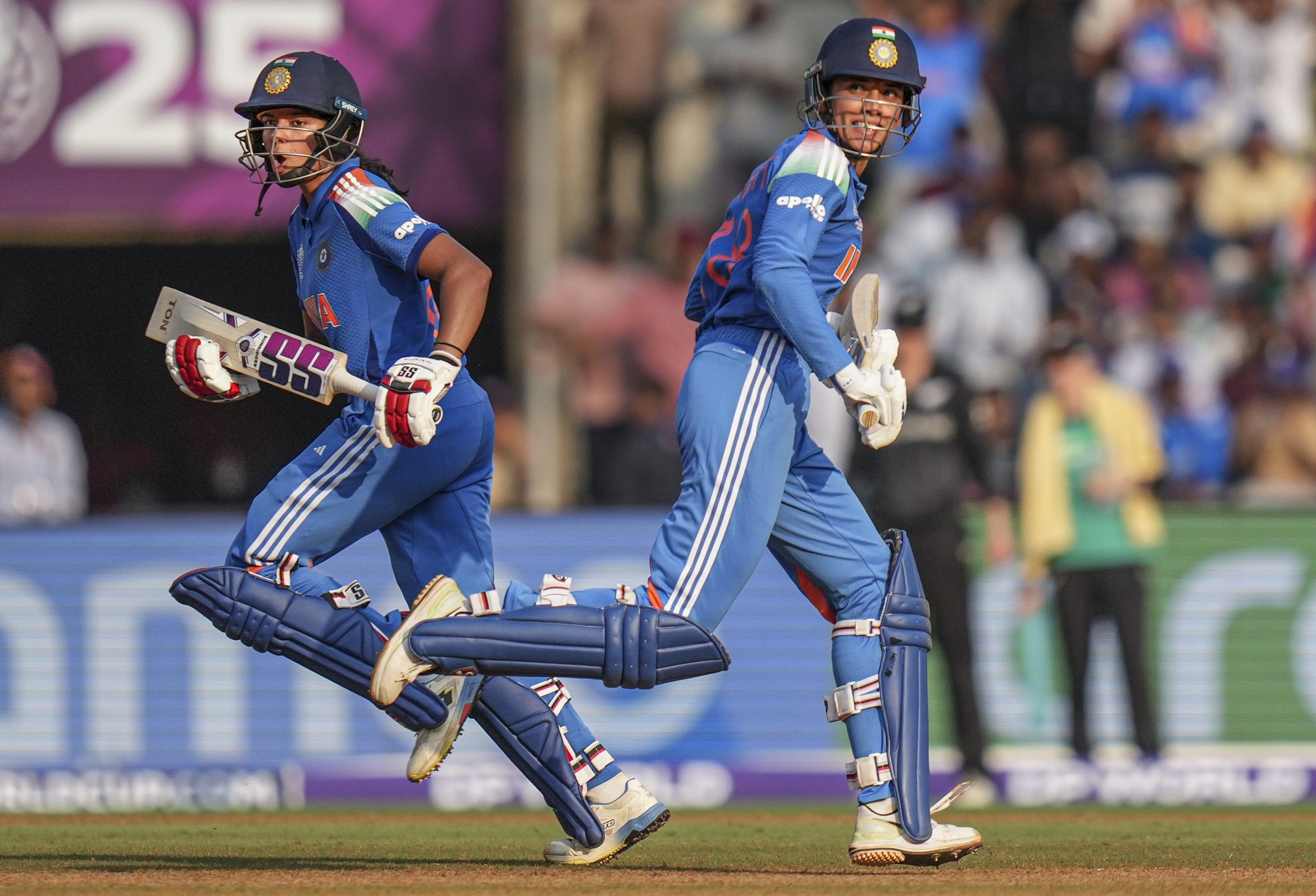 "എൻ്റെയും മന്ദനയുടെയും ലാളിത്യമാണ് നമ്മളെ നിർവചിക്കുന്നത്. ഒരുമിച്ച് കളിക്കാൻ ഞങ്ങൾ ഇഷ്ടപ്പെടുന്നു. സാഹചര്യങ്ങൾക്കനുസരിച്ച് കാര്യങ്ങൾ മനസ്സിലാക്കാന്ന് ഞങ്ങൾക്ക് രണ്ട് പേർക്കും പക്വതയുണ്ട്. ഗെയിമിൽ പരസ്പരം ഞങ്ങൾ ഇടപെടാറില്ല."- പ്രതിക വിശദീകരിച്ചു.
